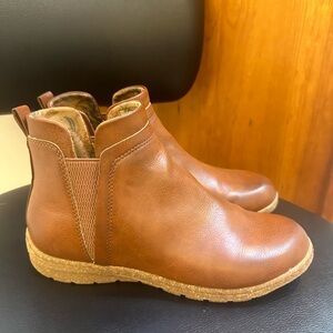 b.o.c Alina ankle boots - NWOT